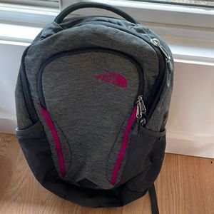 THE NORTH FACE WOMEN'S VAULT 26L , 13'' LAPTOP BACKPACK